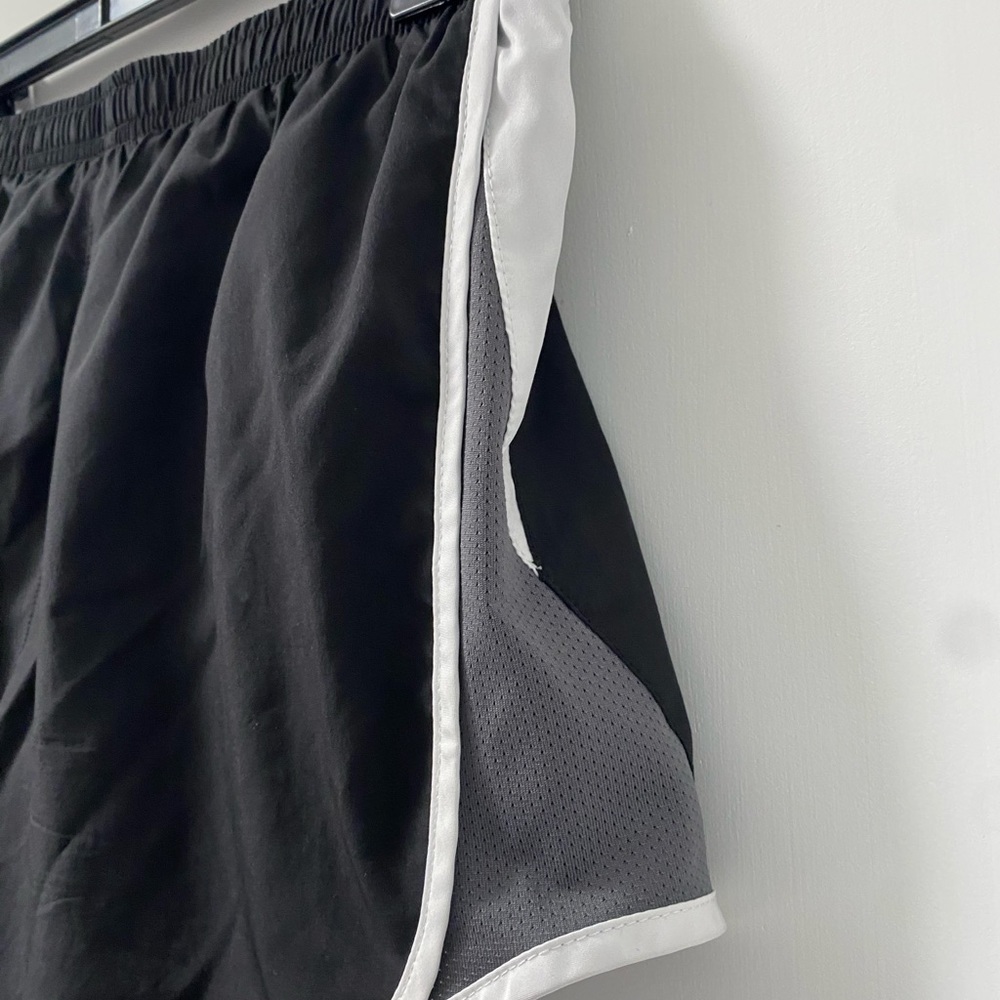 Nike Dri-FIT
Women's Running Shorts - Picture 5 of 6